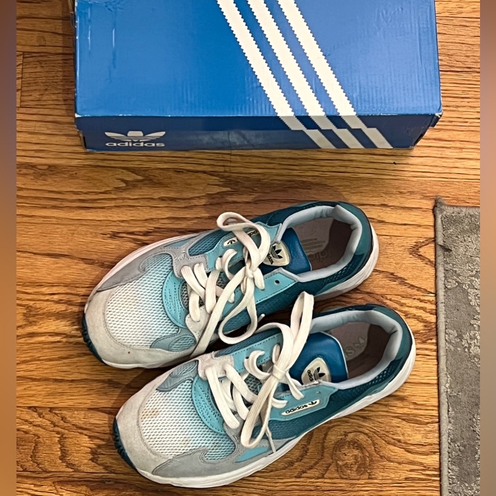 Adidas Falcon - Picture 2 of 4